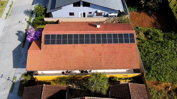Sistema de energia solar do cliente Aleandro em Glória, Joinville