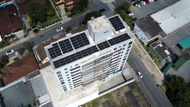 Sistema de energia solar do cliente Cond. Angra dos Reis em Anita Garibaldi, Joinville
