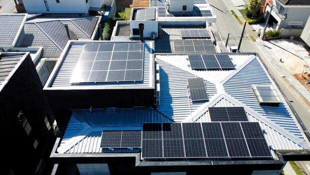 Sistema de energia solar do cliente Neif em Vila Nova, Joinville